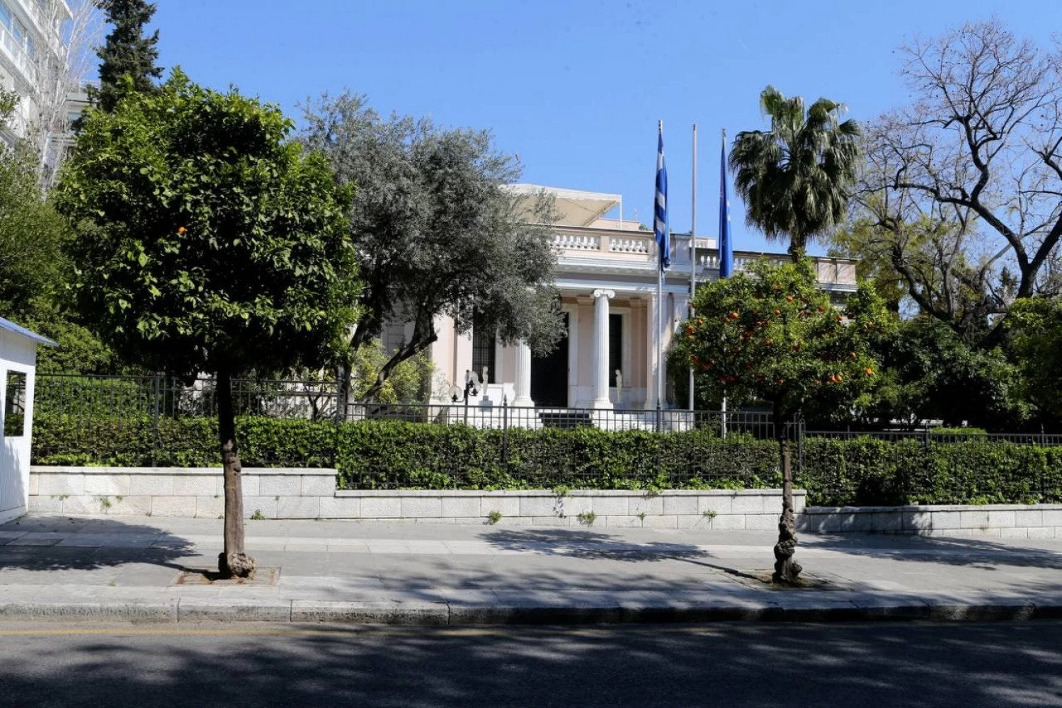Ληστές μόλις μία ανάσα από το Μέγαρο Μαξίμου – Φόβος έχει καταβάλει τους κατοίκους της περιοχής-Βίντεο